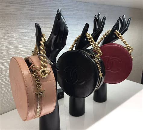 chanel round purse